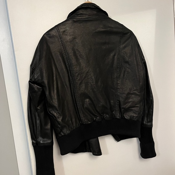 Like-New Stunning Collard Black Leather Jacket, Small - Picture 4 of 5